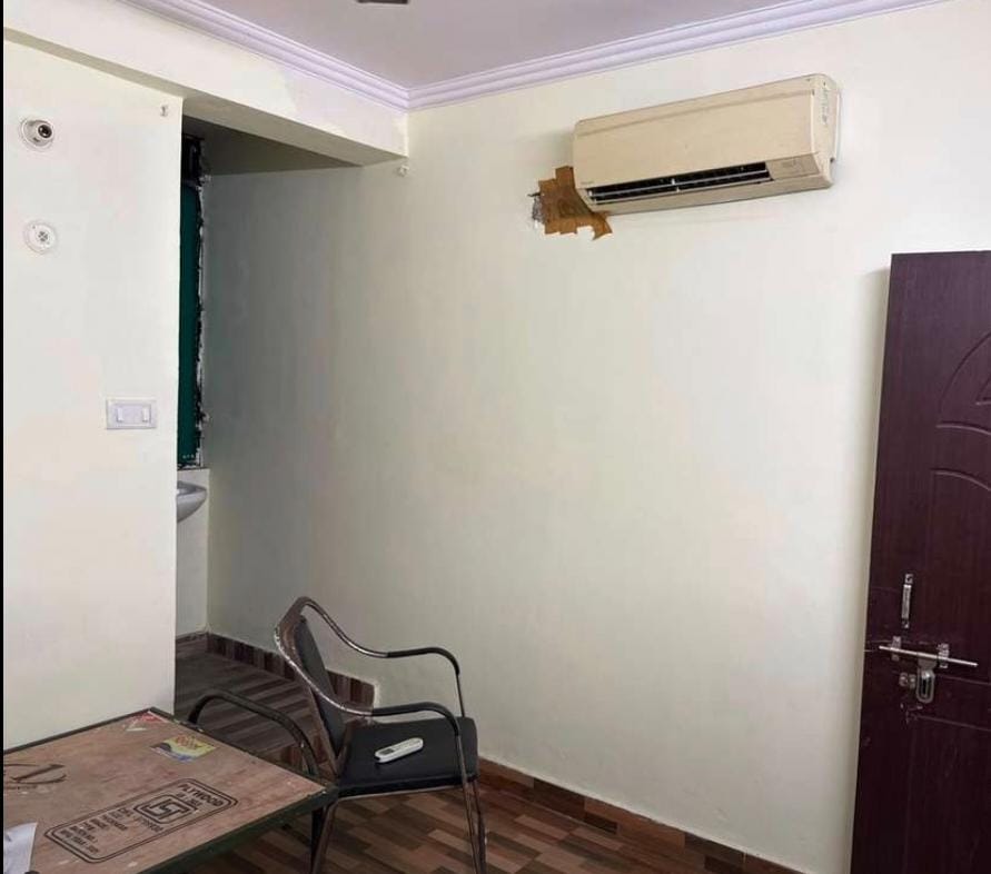 Girls PG in Narhi, Hazratganj, Lucknow, Uttar Pradesh