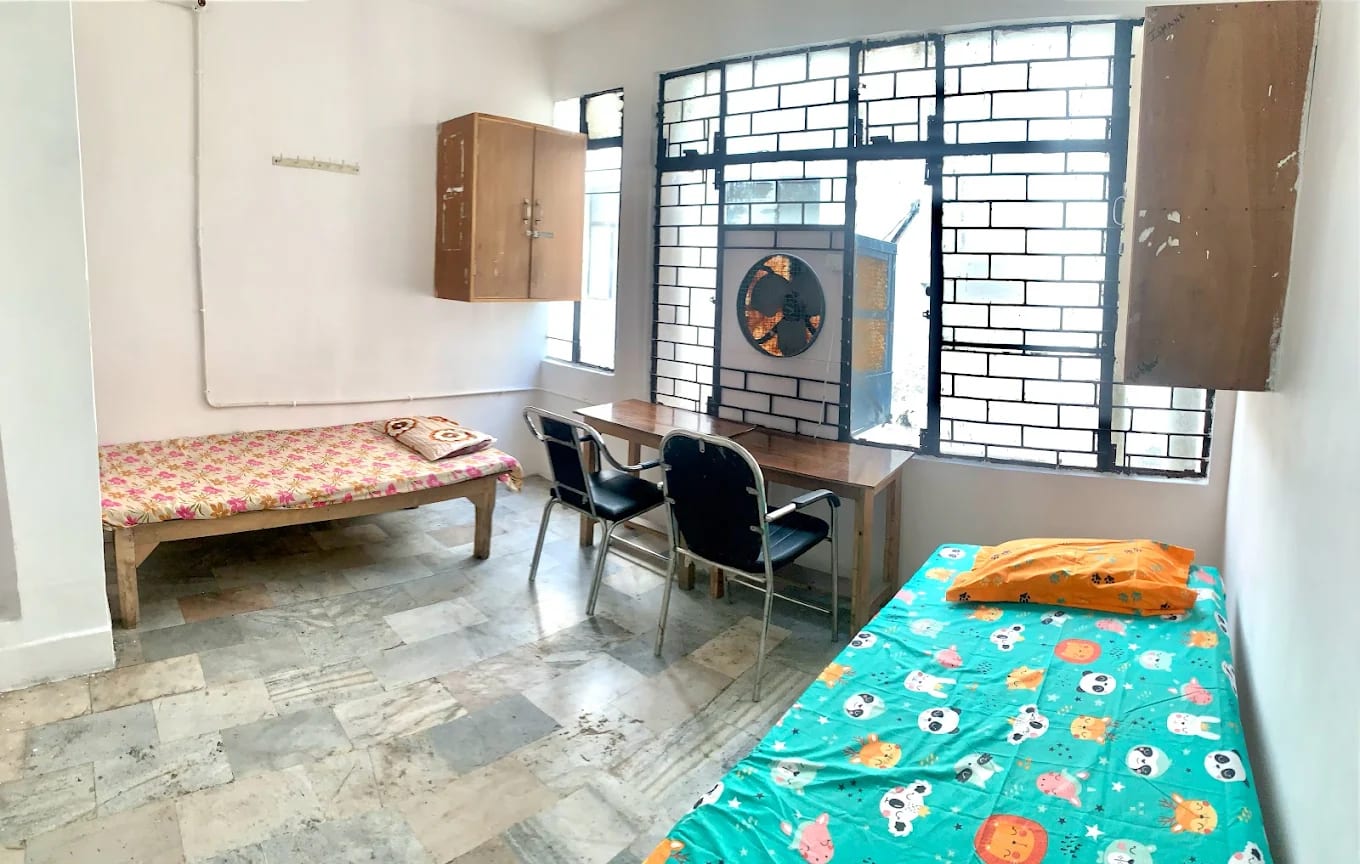 Boys PG in Naval Kishore Rd, Hazratganj, Lucknow - photo 3
