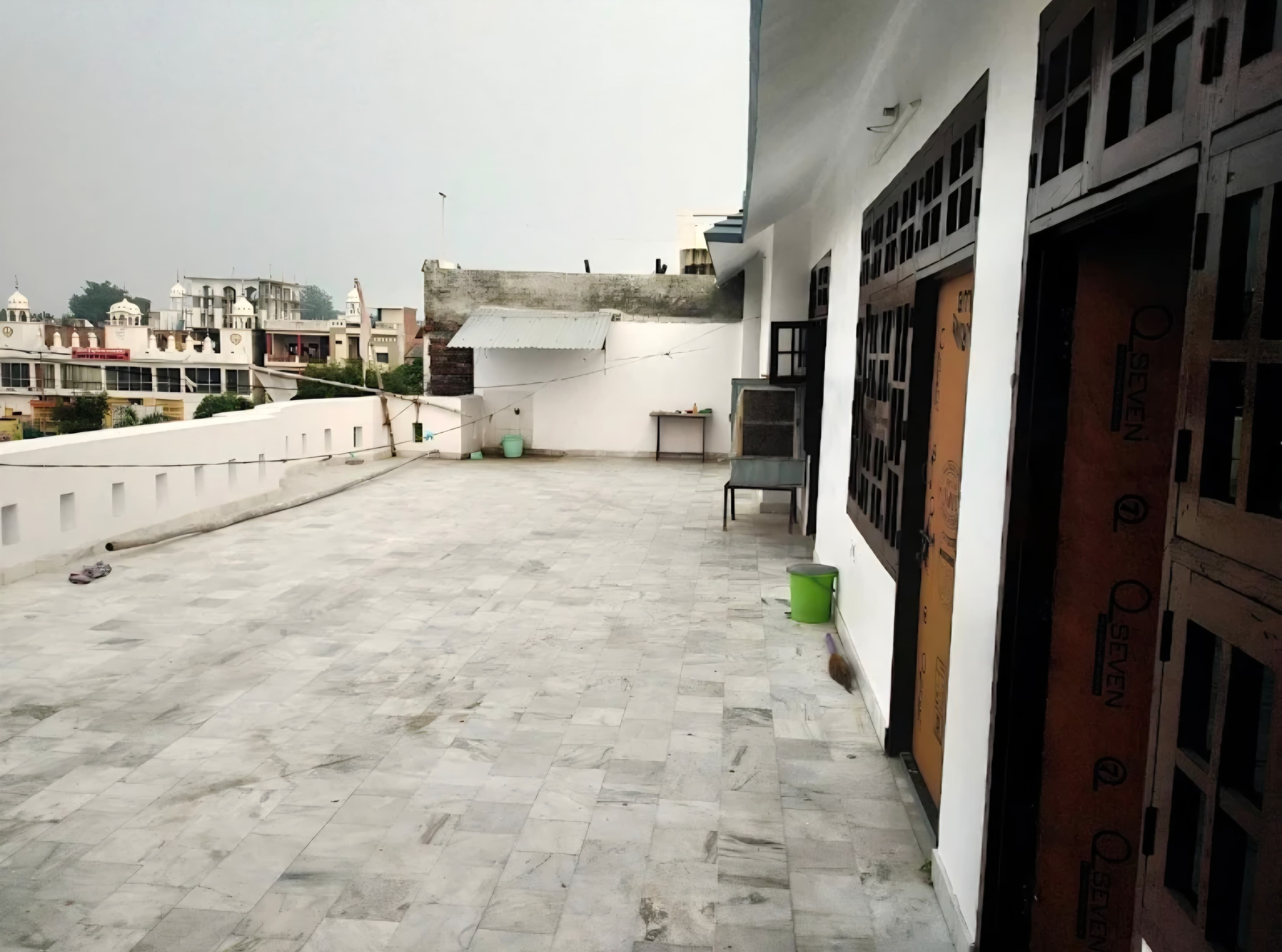 Girls PG in Sector D1, LDA Colony, CMS Kanpur road, Lucknow - photo 5