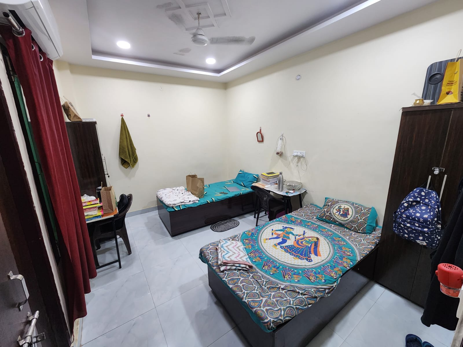 PG in Near Amity University, Gate no-4, Amity University, Lucknow