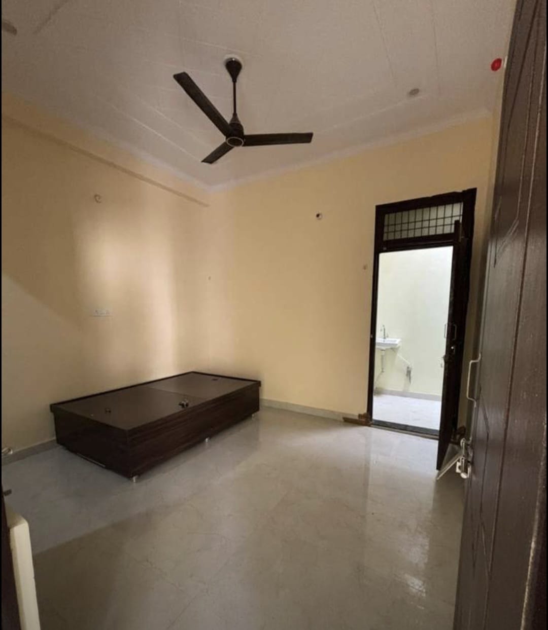 Single Room for Rent near Mansarovar Colony, Lucknow (for girls)